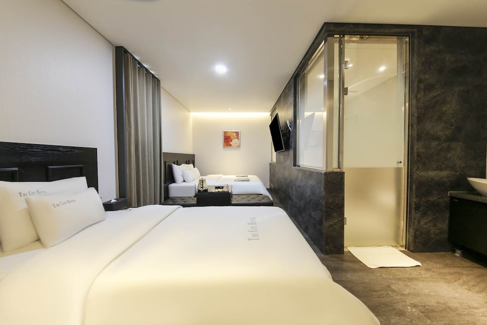 Twin Room - Photo 1