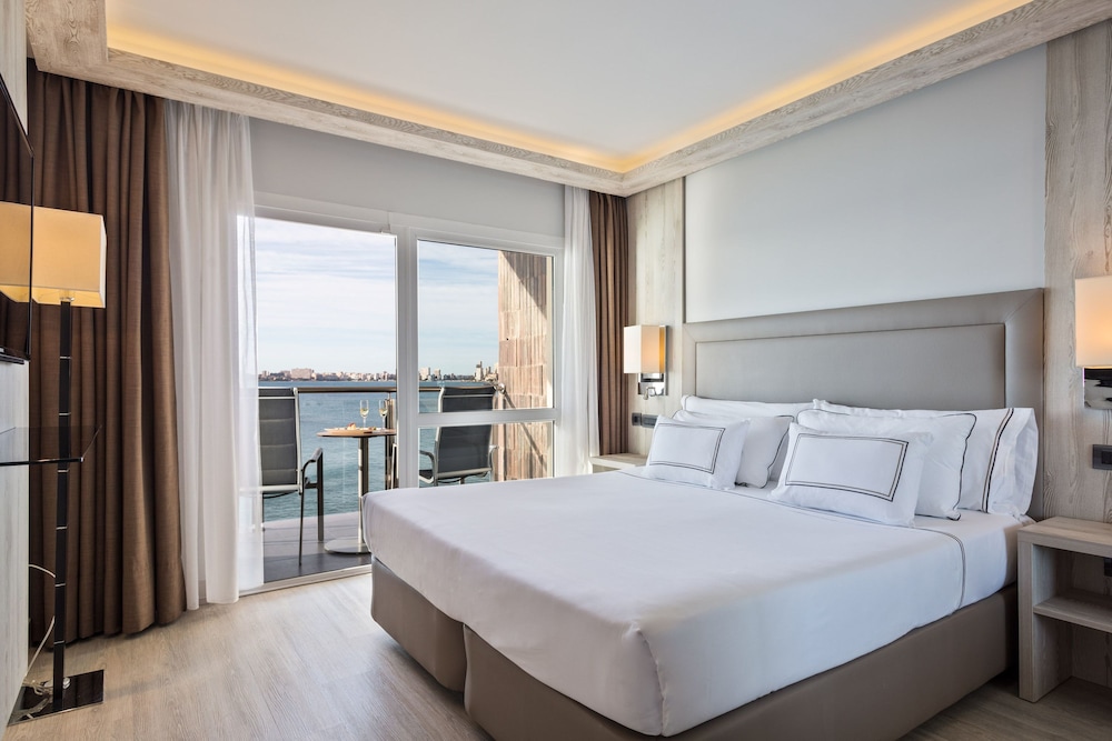 The Level, Room, Pool Access (Adults Only) - Photo 7
