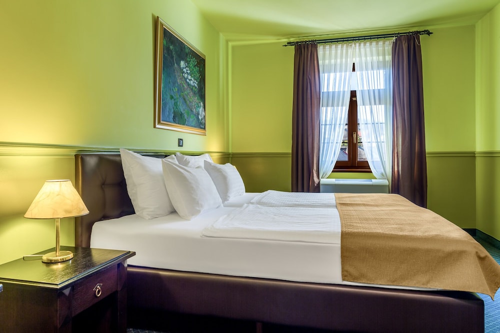 Business Double or Twin Room photo 3