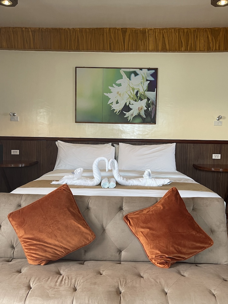 Deluxe Suite, Balcony, Sea Facing photo 1