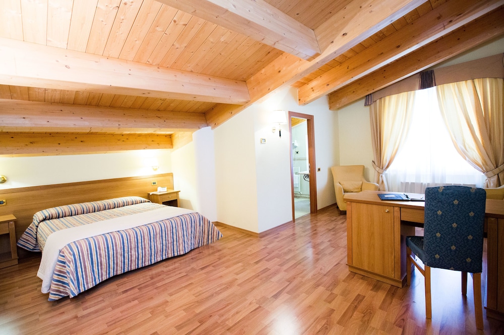 Deluxe Double or Twin Room - Photo 2
