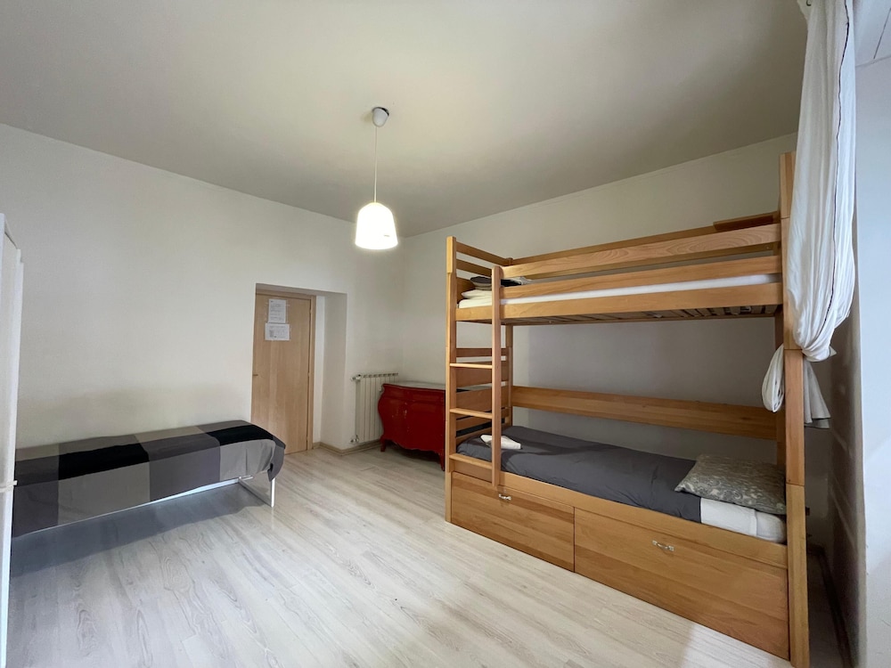 Basic Shared Dormitory, Mixed Dorm