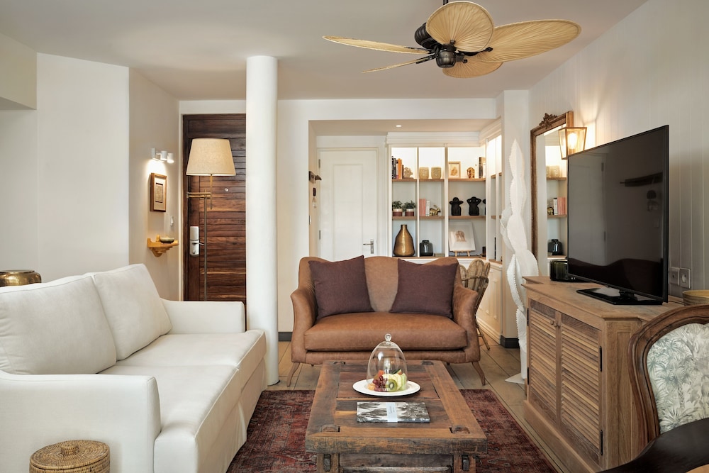 Senior Suite - Photo 6