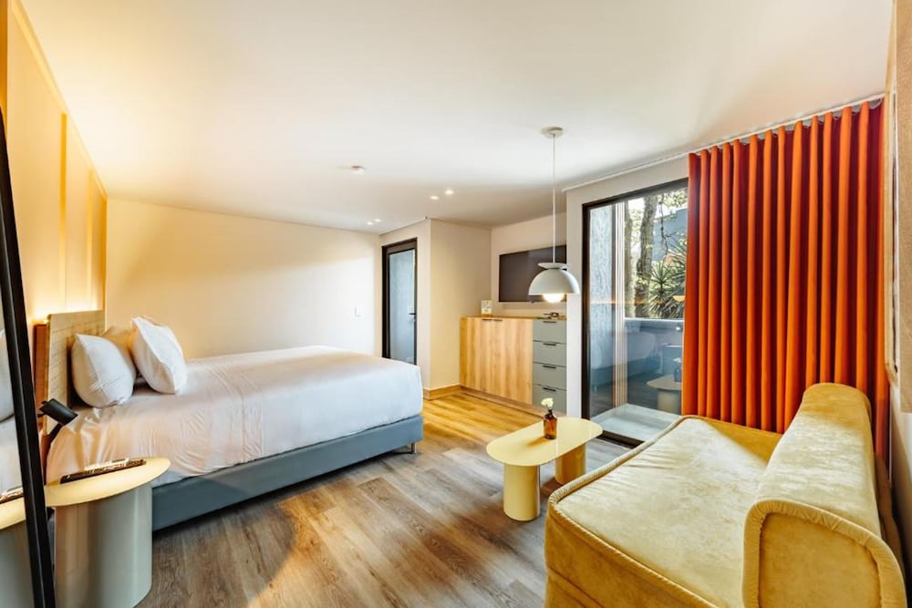 Family Apartment, 1 King Bed with Sofa bed, Balcony photo 3