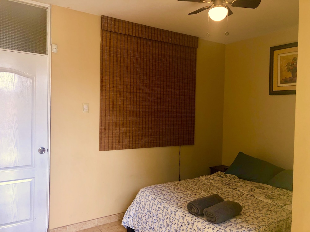 Single Room, 1 Twin Bed, Private Bathroom photo 3