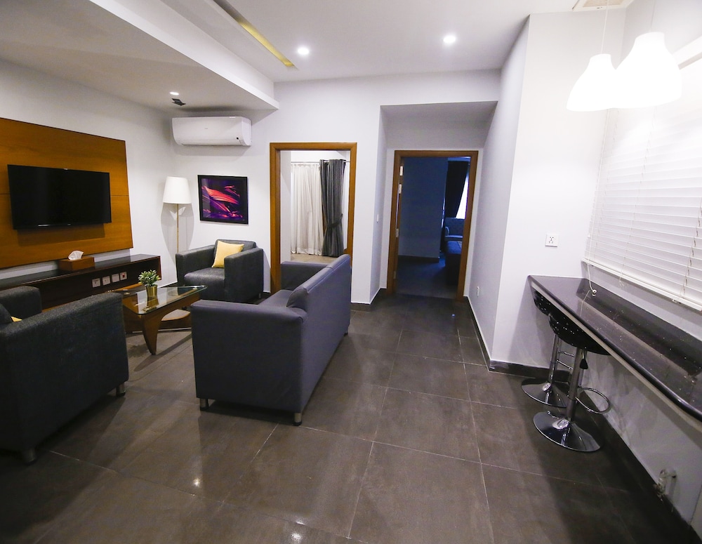 Room - Photo 5