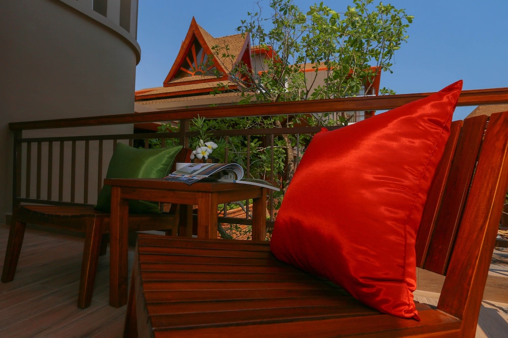 Superior King  - Free Transfer to Hua Hin Beach photo 3