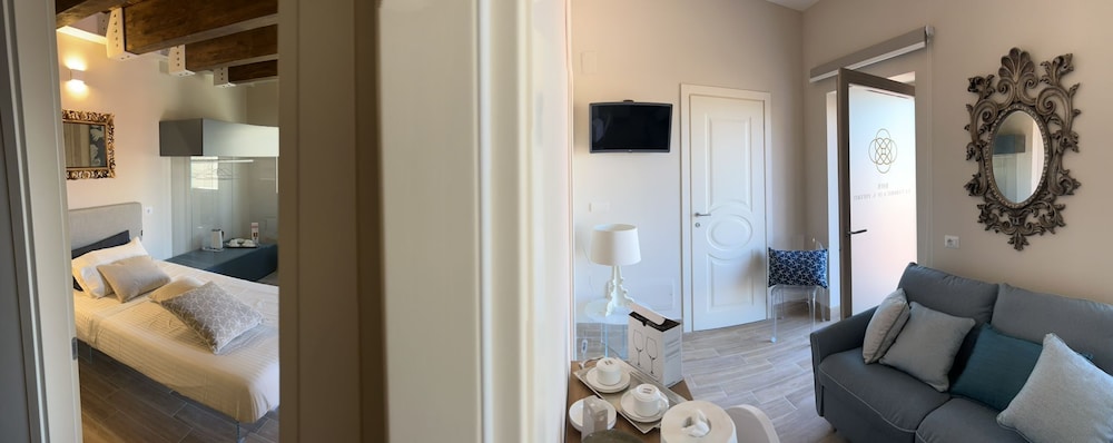 Deluxe Room, 1 Double Bed, City View, Mezzanine