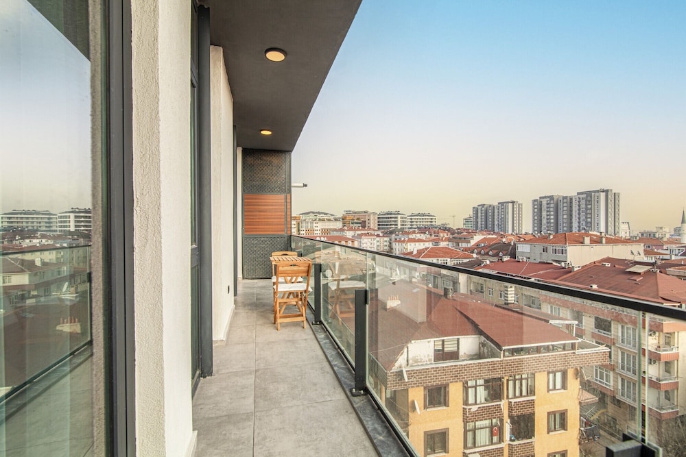 Apartment photo 2