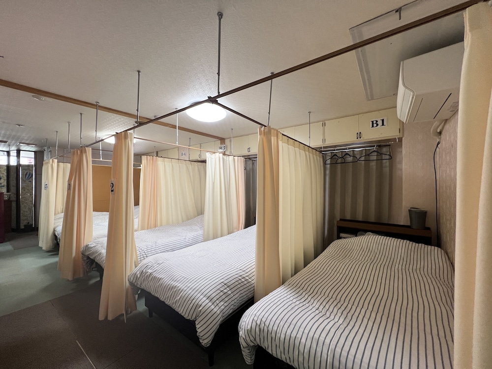 Shared Dormitory, Women only photo 1