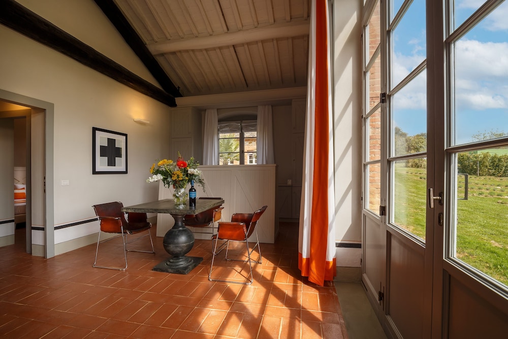 Panoramic Apartment - Photo 2