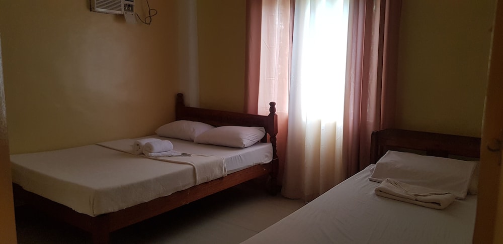 Basic Triple Room photo 3