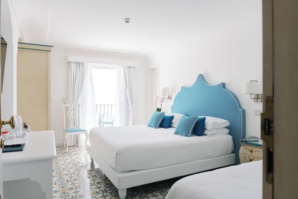 Superior Triple Room, Balcony, Sea View - Photo 1