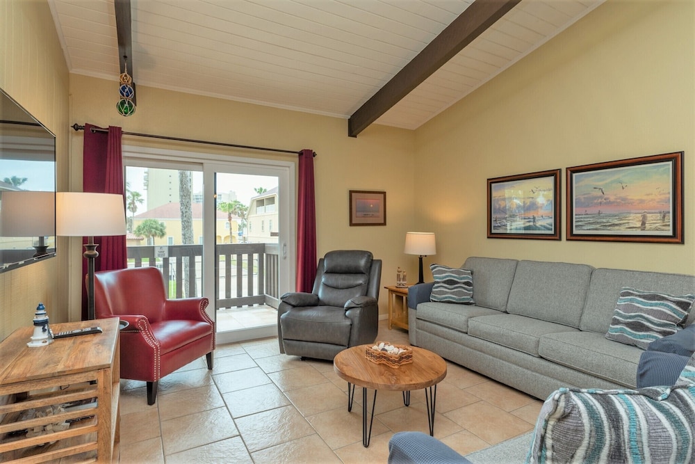 Premium Condo, 2 Bedrooms, Balcony, Resort View