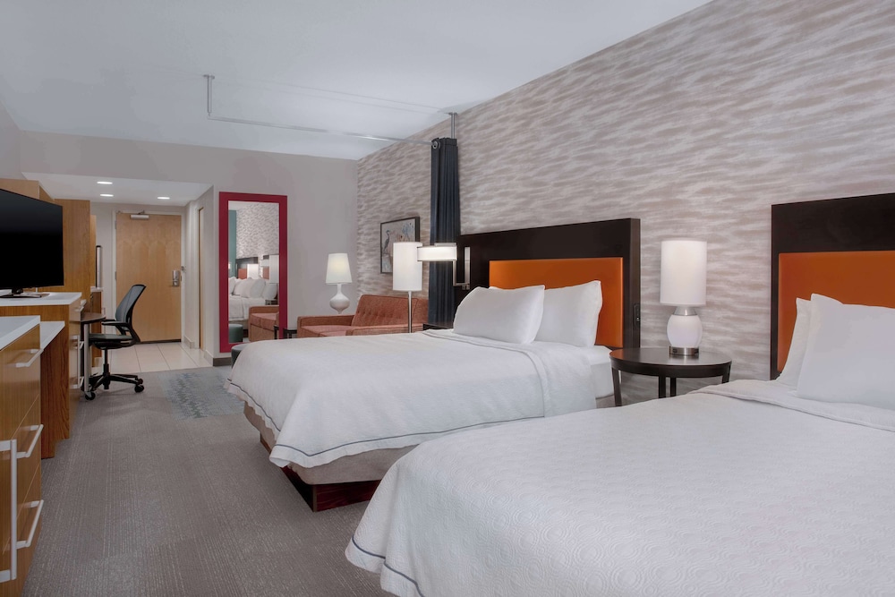 Studio, 2 Queen Beds, Accessible, Bathtub (Hearing) photo 1