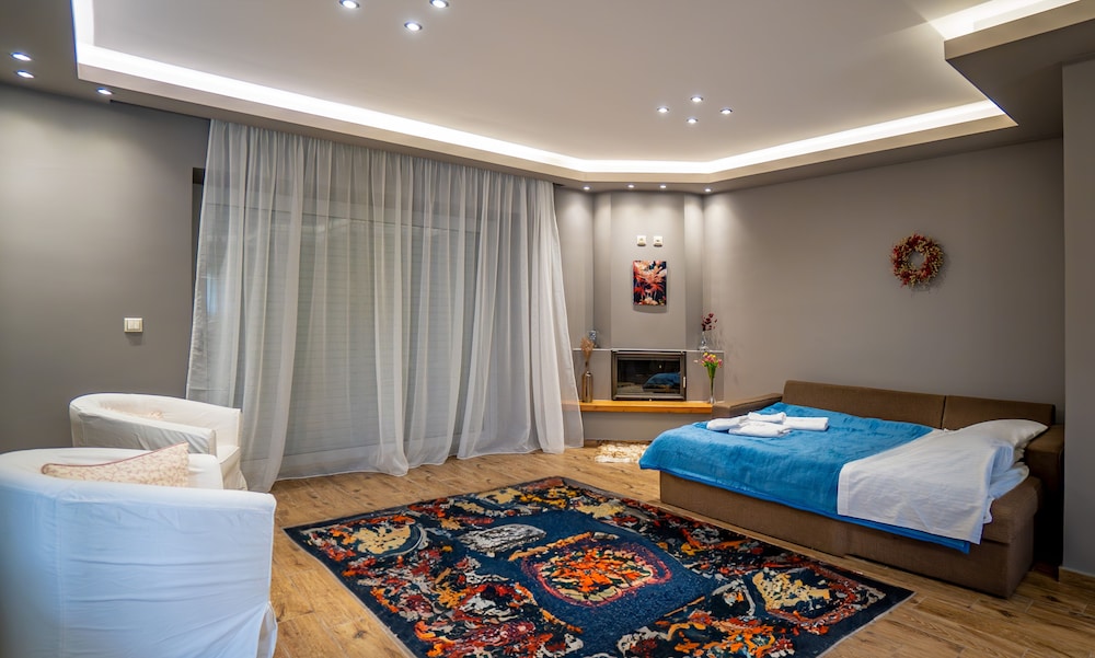 Suite, 1 Bedroom, Balcony photo 2