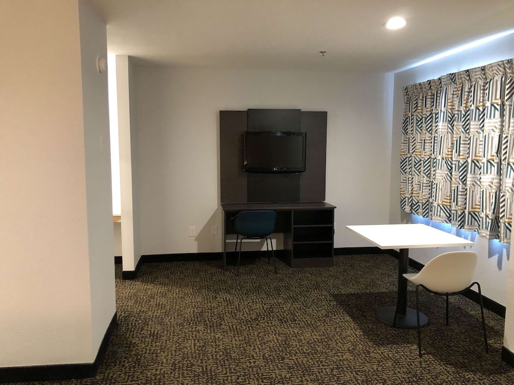 Standard Suite, 1 King Bed, Non Smoking, Kitchenette - Photo 3