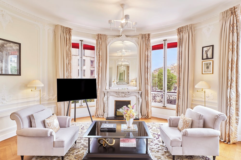 Signature Suite (Champs Elysées) Signature Suite (Champs Elysées)