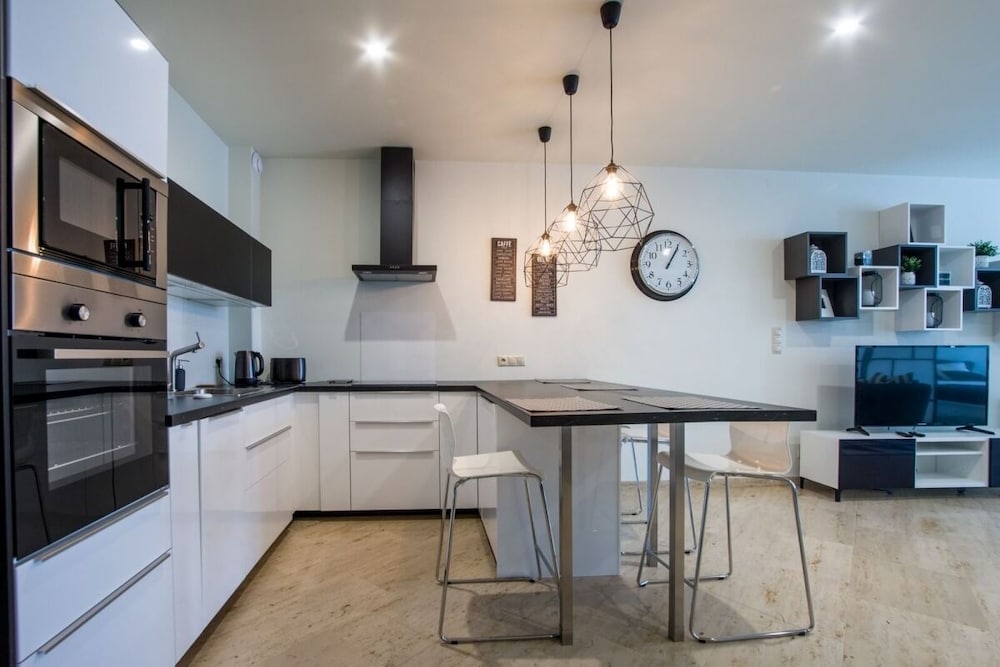 Comfort Apartment, 1 Bedroom, Kitchenette, City View photo 2