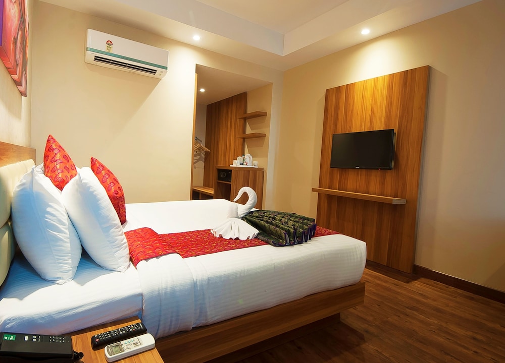 Deluxe Double or Twin Room, 1 Double Bed, Private Bathroom photo 2