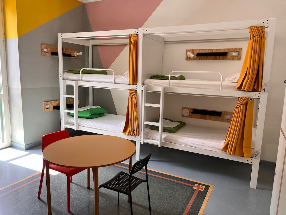 Deluxe Shared Dormitory, Mixed Dorm