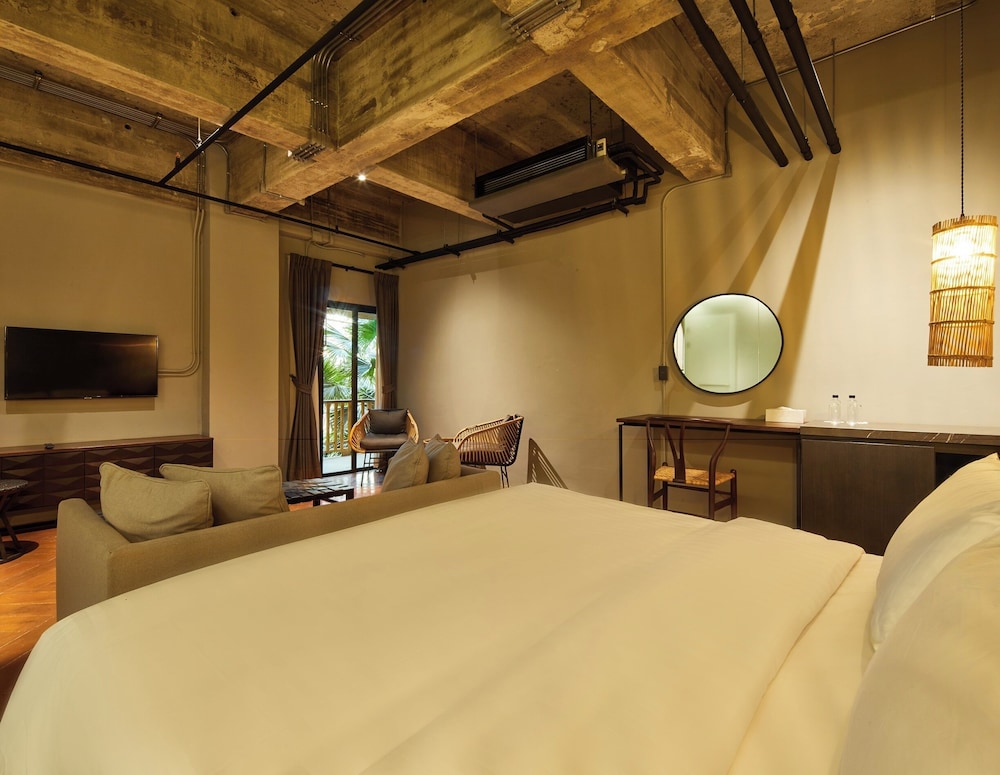 Grand Deluxe King Garden View - Photo 1