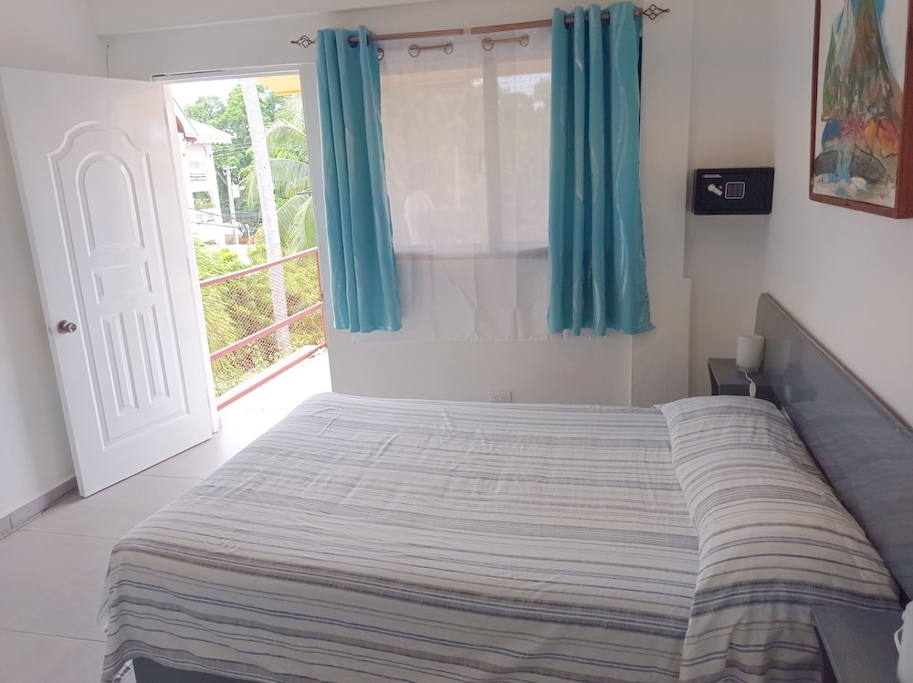 Basic Double Room, 1 Double Bed, City View, Beachside photo 2
