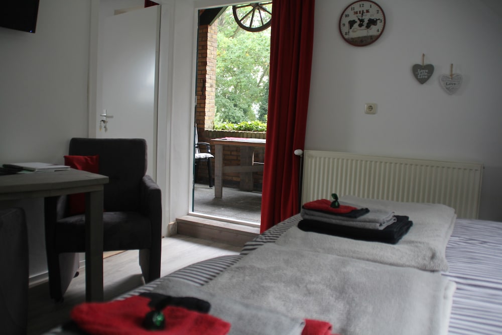 Family Room, Balcony photo 1