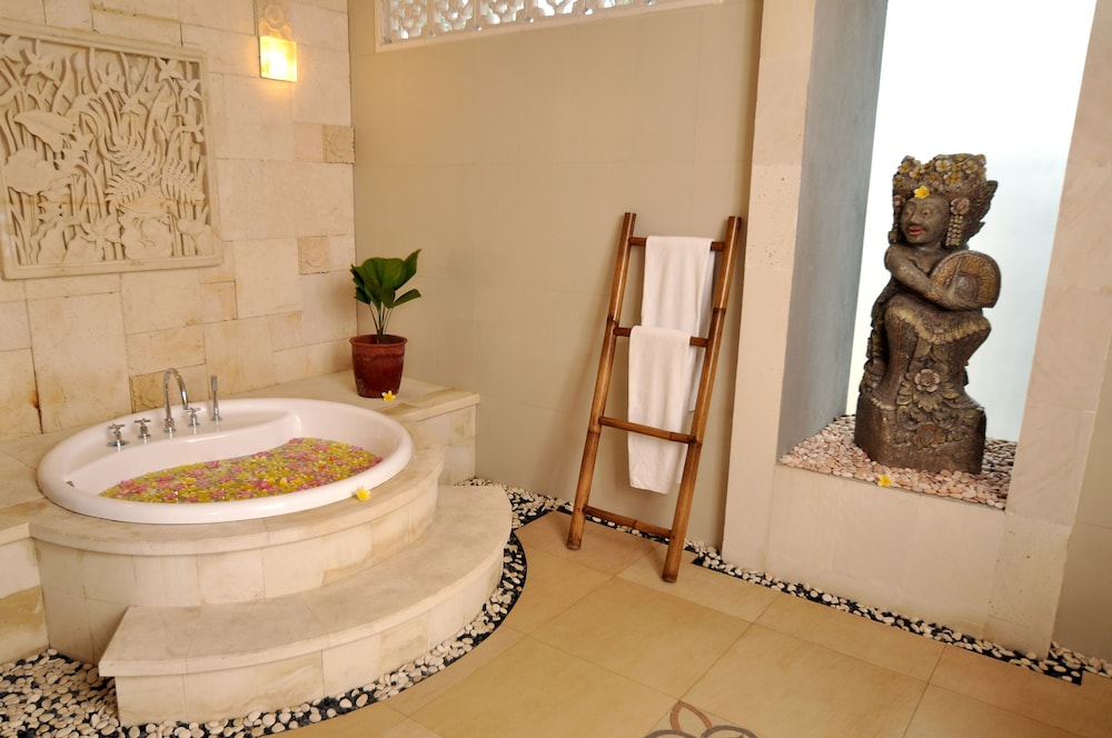 Romantic Double Room, 1 Bedroom, Private Pool photo 2