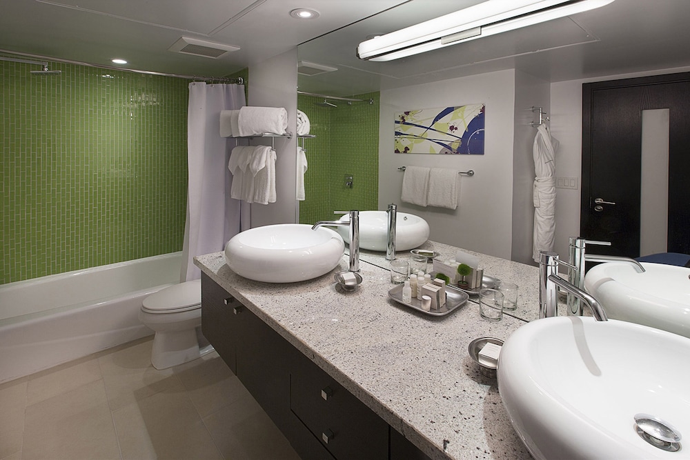 Deluxe Suite, 1 Bedroom - Photo 2