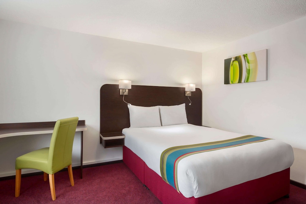 Room, 1 Double Bed, Accessible - Photo 1