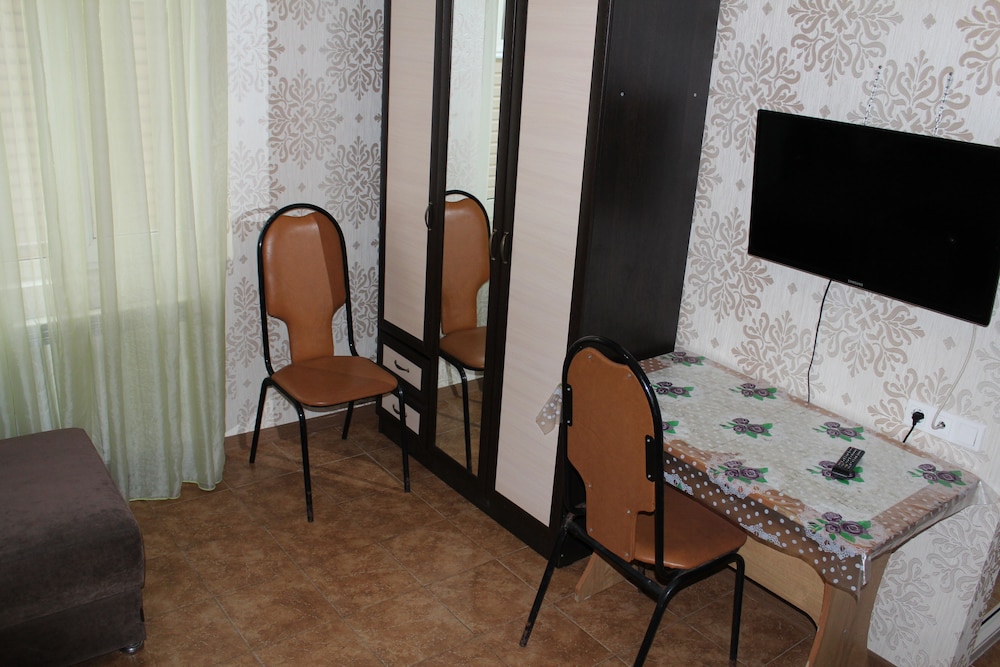 Standard Family Room photo 2