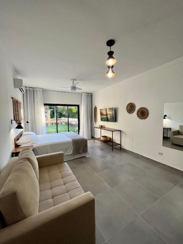 Family Loft, 1 Queen Bed with Sofa bed, Refrigerator & Microwave, Ocean View photo 2
