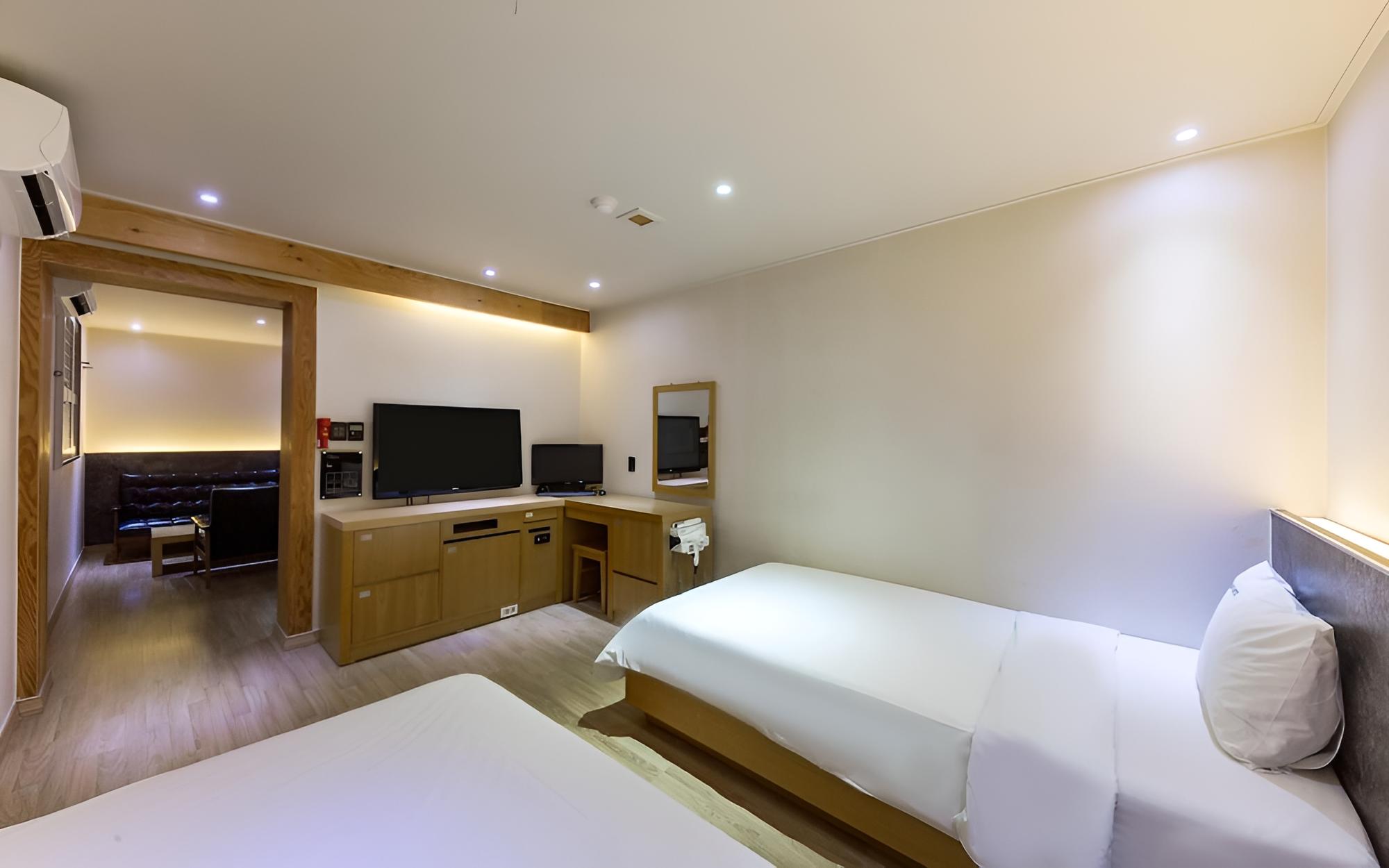 Room (Twin A (2 Single Beds OTT)) photo 2