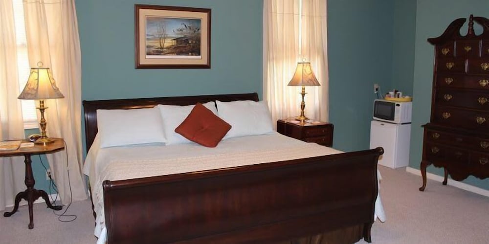 Taste of the Country Upstairs Suite