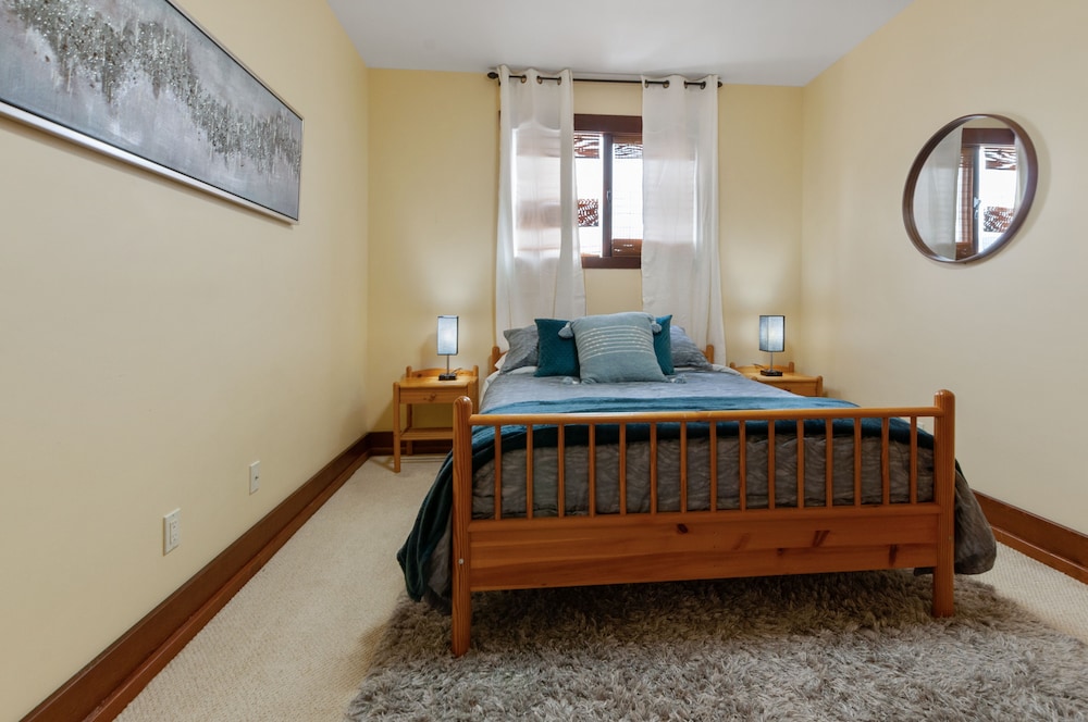 Executive Penthouse, 4 Bedrooms, Lake View, Beachside photo 3