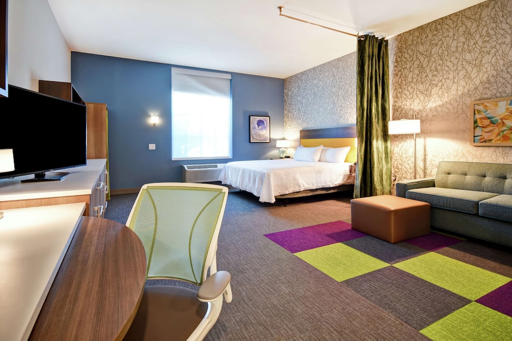 Studio, 1 King Bed, Accessible, Bathtub - Photo 8