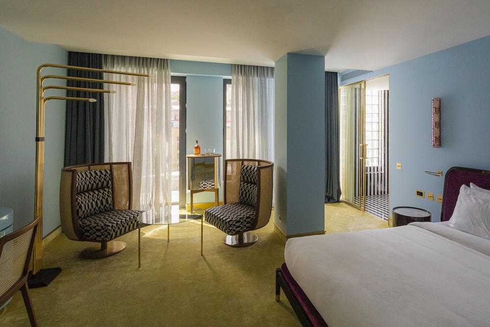 Deluxe Room, 1 King Bed, Non Smoking, Terrace