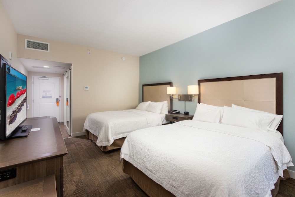 Room, 2 Queen Beds, Accessible, Beach View photo 3