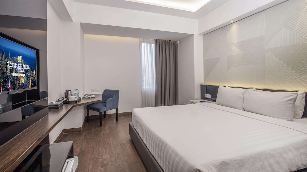Deluxe Room, 1 Queen Bed photo 1
