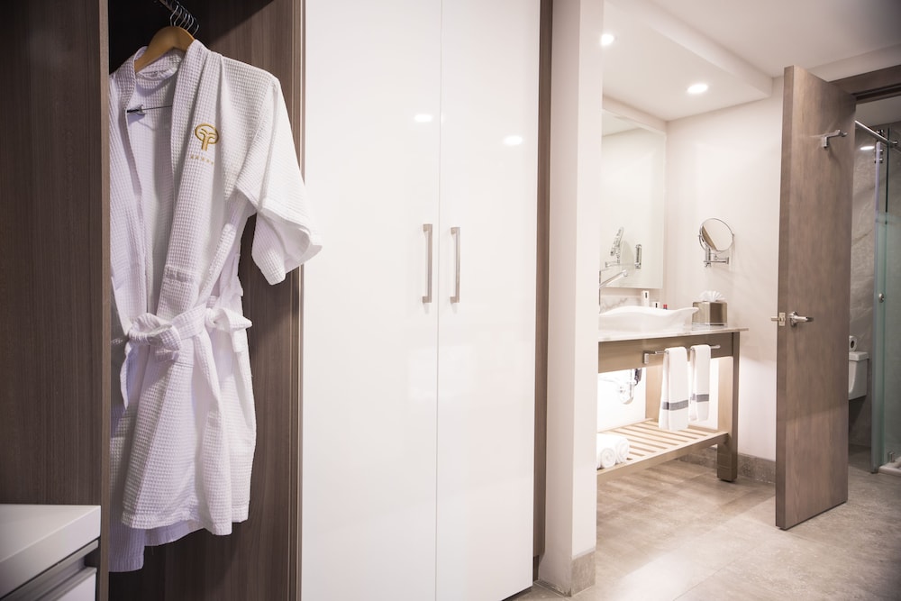 Suite (Imperial) - Photo 7
