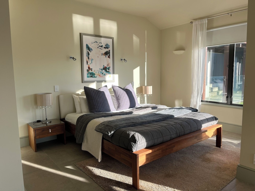 Windhover 2 One Bedroom Suite photo 1