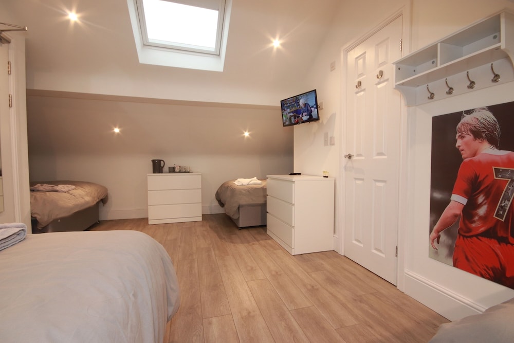 Room, Multiple Beds, Ensuite photo 3