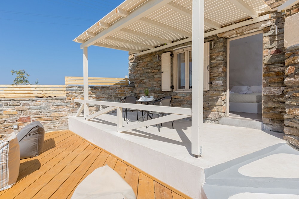 Standard Double or Twin Room (Private balcony) photo 2