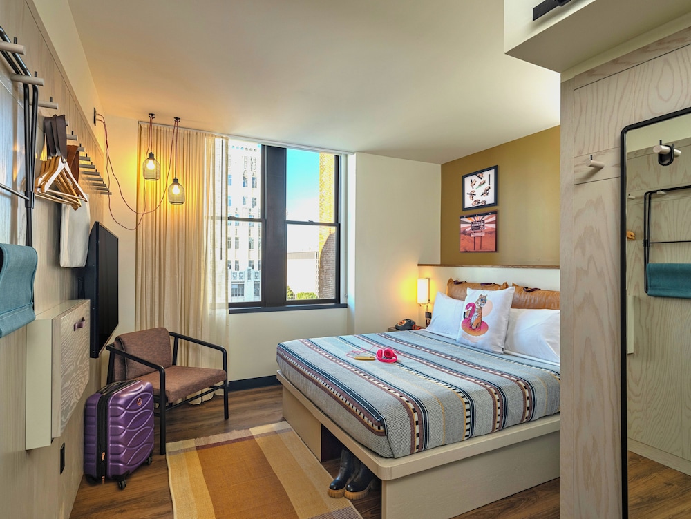 Room, 1 King Bed - Photo 1