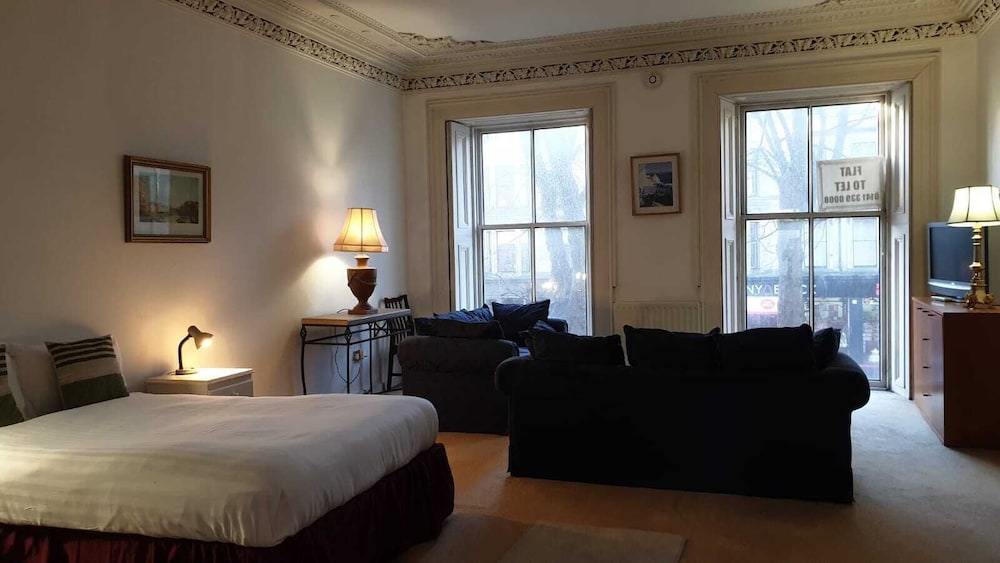 Apartment, Private Bathroom (LARGE STUDIO )