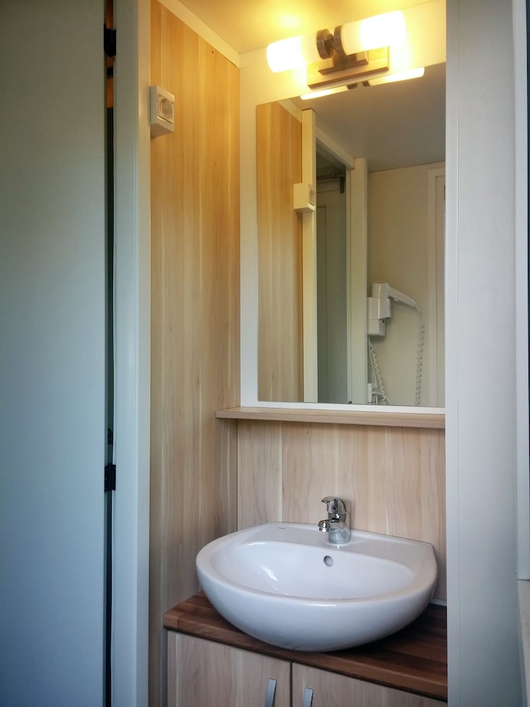 Premium Mobile Home, 2 Bedrooms (4 pax) photo 3