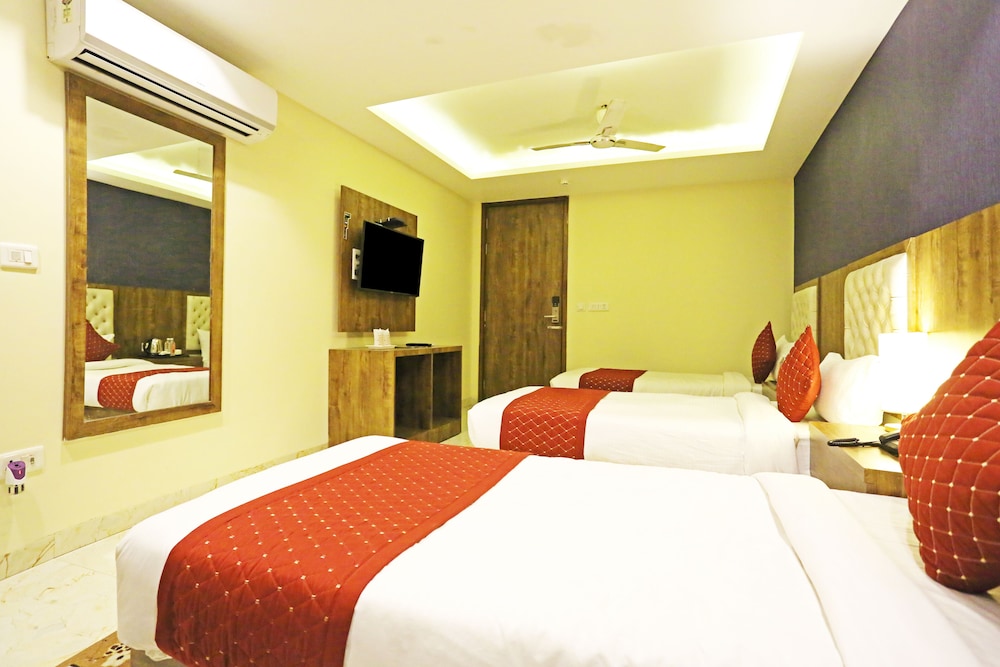Classic Triple Room, City View - Photo 2
