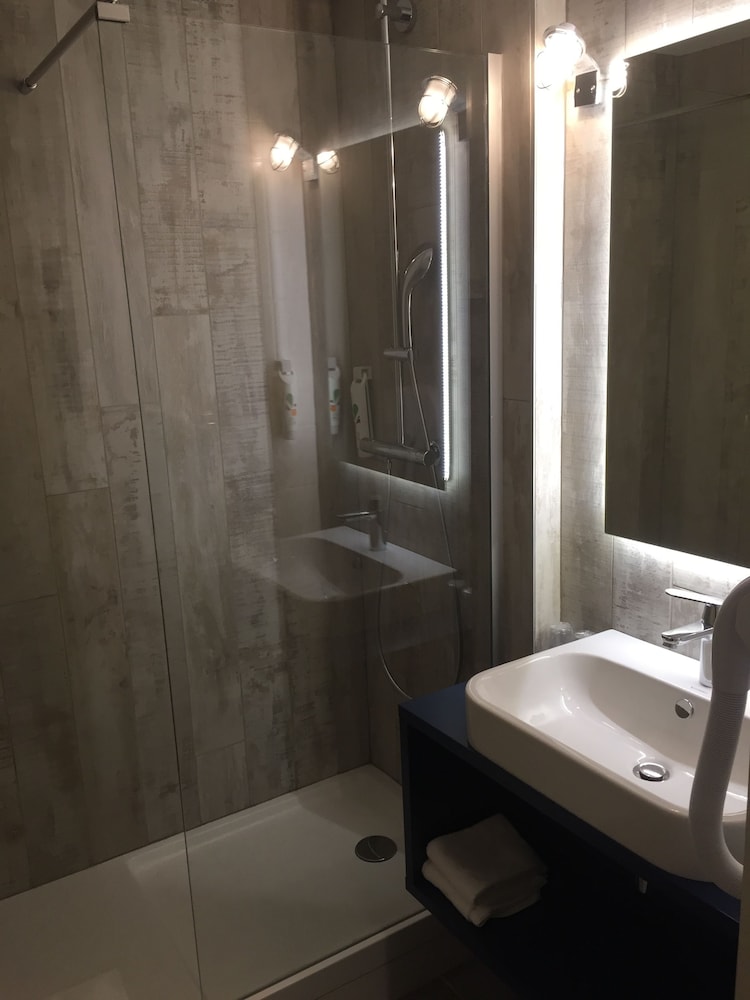 Room, Multiple Beds, Ocean View - Photo 13