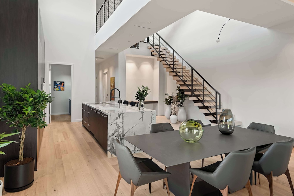 Lux Penthouse 4-story Stunner Rooftop Views, Billede 29
